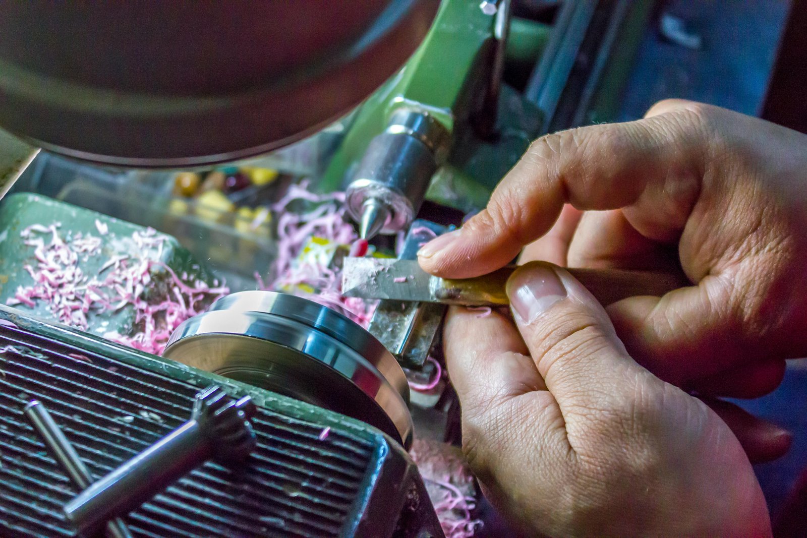 How to Build Hardware without Manufacturing Minimums